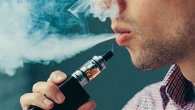 دراسة تكشف العلاقة بين التدخين الإلكتروني والتحصيل الدراسي