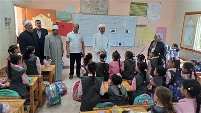 رئيس أزهر سوهاج ومدير عام مكتب رئيس قطاع المعاهد يتفقدان العملية التعليمية