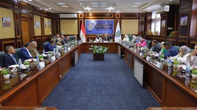 مجلس جامعة دمنهور يعتمد الدرحات العلمية للباحثين 