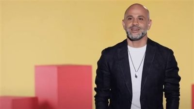 عزيز الشافعي يكشف كواليس تعاونه مع أنغام ومحمد رمضان 