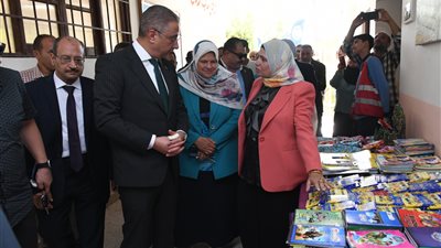 محافظ الفيوم يتابع انتظام العملية التعليمية