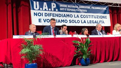  أطباء وممرضي إيطاليا في مواجهه الحكومة بأكبر تظاهرة للعاملين بالمجال الصحي.. صور