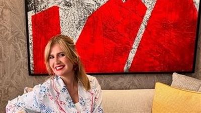 هنا شيحة تثير ضجة بالبيجاما وسعرها صادم