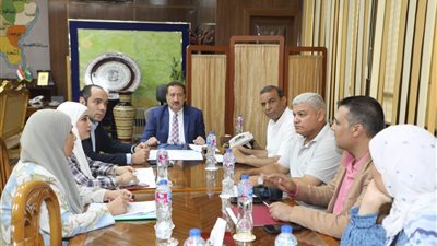 محافظ المنوفية يناقش الموقف التنفيذي لمشروعات الخطة الاستثمارية