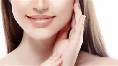 طبيبة تكشف عن مواد تحمي الجلد من الشيخوخة