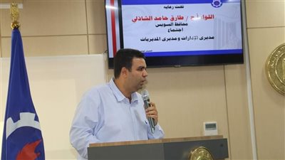 محافظ السويس يناقش  ملفات التعديات والتصالح والتقنين 