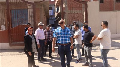 محافظ القليوبية ورئيس جهاز تعمير القاهرة الكبري يتفقدان مشروعات حياة كريمة