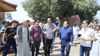 محافظ سوهاج يتفقد مجمع المواقف الجديد وسوق الجملة للخضار والفاكهة 