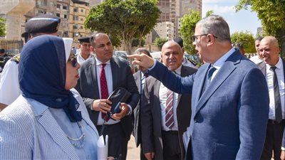 محافظ الإسكندرية يتفقد أعمال إعادة تخطيط نفق المندرة 