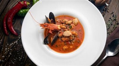 شوربة ثمار البحر والسمك