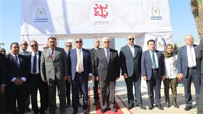 في أول يوم دراسة| وزير التعليم العالي يتفقد جامعة حلوان 