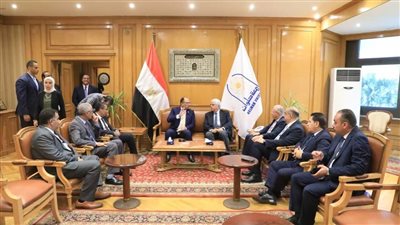 رئيس جامعة حلوان: تطوير المقررات الإلكترونية لجميع الكليات