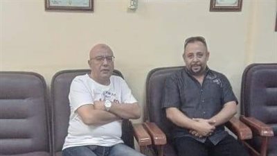 وكيل صحة قنا يجتمع مع مدير المستشفيات الجامعية 