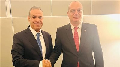 وزير الخارجية يعقد لقاءً ثنائياً مع نظيره الألباني 