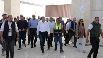 رئيس الوزراء يتفقد أعمال تطوير مطار سانت كاترين الدوليّ