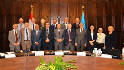 رئيس جامعة الإسكندرية يستقبل وفد الكلية الملكية البريطانية للجراحين بأدنبرة