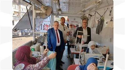 وزارة العمل تطلق دورة تدريبية على مهن التفصيل والخياطة في دمياط 