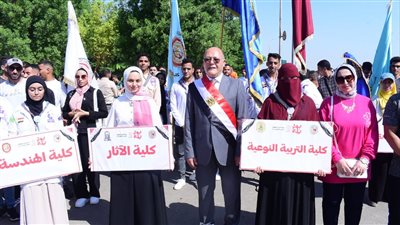 بالسلام الوطني وتحية العلم.. جامعة سوهاج تبدأ العام الدراسي الجديد