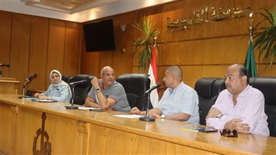 محافظ القليوبية يناقش مشروعات الصرف الصحي بالمرحلة الثانية 