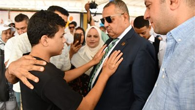 محافظ جنوب سيناء يتفقد مدرسة للتربية الخاصة بطور سيناء 