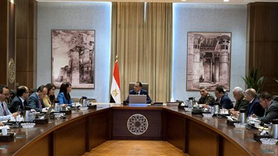 رئيس الوزراء يتابع مشروعات المبادرة الرئاسية 