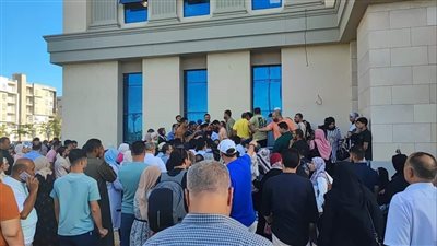 دور أرضي وأخير فقط ..زحام شديد للحجز بشقق 