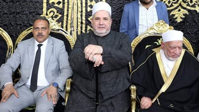 محافظ الشرقية يُؤدي واجب العزاء في وفاة شقيقة الدكتور أحمد عمر هاشم