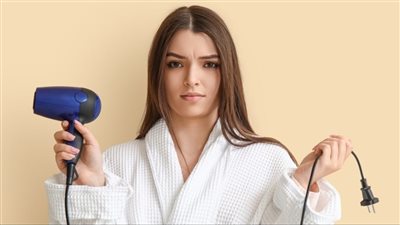 أضرار تصفيف الشعر بالحرارة يوميًا وكيفية تقليل الضرر