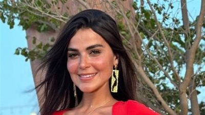 فستان رانيا منصور يبرز جرأة ذوقها (صور)