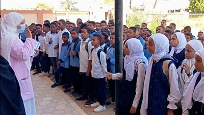 إطلاق حملات توعوية بالإجراءات الوقائية لتقليل التعرض للنزلات المعوية في المدارس 