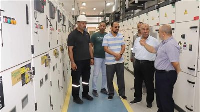 رئيس مياه البحر الأحمر يتابع سير العمل بمحطة اليسر بالغردقة 