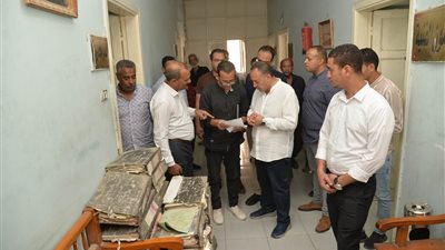 محافظ أسيوط يتفقد مقر مشروعي المحاجر والعبارات النهرية