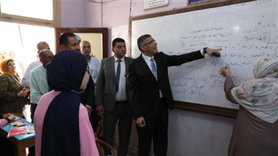 محافظ الجيزة يتابع انتظام العملية التعليمية بمدارس ناهيا بمركز كرداسة 
