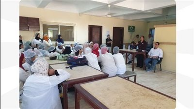 وزارة العمل تنظم ندوة 