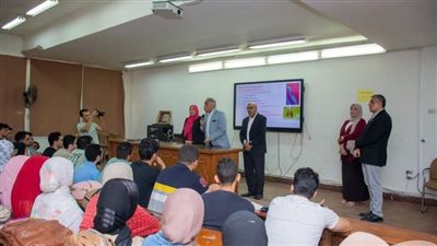 رئيس جامعة طنطا يتفقد كليات المجمع الطبي ويوجه الطلاب بالمشاركة فى الأنشطة