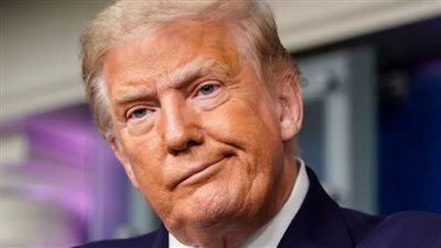 ترامب دون ملابس يثير الجدل بلاس فيجاس 