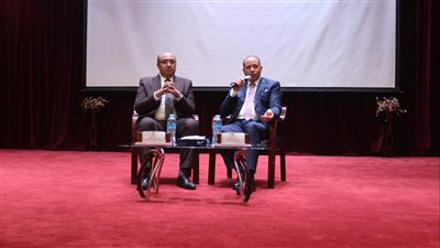  رئيس جامعة المنصورة حريصون على بناء الانسان وتنمية الوعي