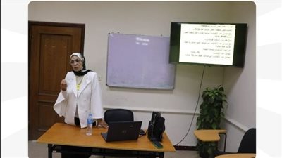 وزارة العمل تنظم ندوة 