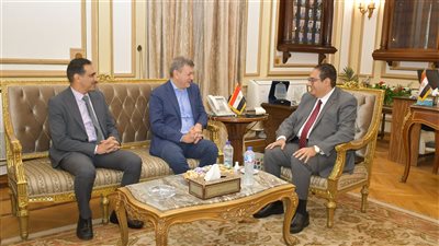 رئيس جامعة القاهرة يبحث التعاون مع اتحاد الجامعات المتوسطية 