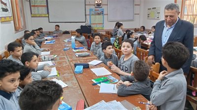 وكيل تعليم البحيرة يتفقد انتظام الدراسة بمدرسة إسماعيل الحبروك