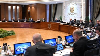 مجلس الوزراء يناقش التطورات الأخيرة بالإقليم ويطالب بالوقف الفوري لإطلاق النار 