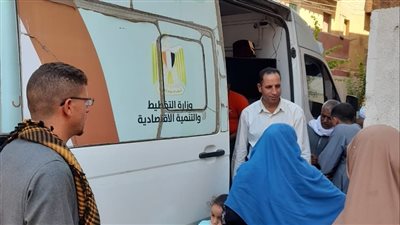 رئيس مدينة أبو قرقاص: توفير سيارة المركز التكنولوجي المتنقلة لخدمة المواطنين 