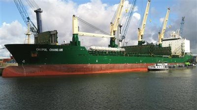 تداول  47000 طن فوسفات ومواد غذائية بموانىء البحر الأحمر