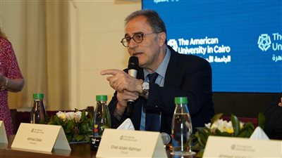 رئيس الجامعة الأمريكية: تقديم تسهيلات مالية للطلاب عند التعثر 