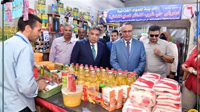 محافظ الدقهلية يتفقد المعارض الدائمة لبيع السلع بأسعار مخفضة
