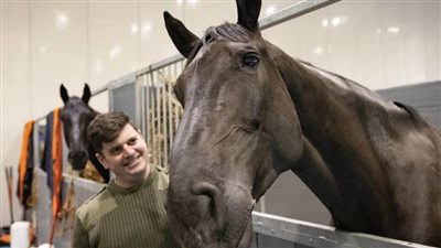 حصان الملكة إليزابيث يحصل على أرفع وسام بريطاني 