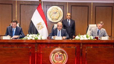 توقيع اتفاق تسوية بين والري وهيئة التعمير وشركة القناة للسكر 