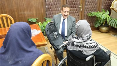 محافظ المنوفية يقرر صرف مساعدات مالية لسيدة مريضة بالسرطان 