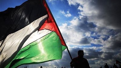 دور الشات في التواصل بين الفلسطينيين في غزة الضفة أراضي 48 والشتات وسبل تعزيز الهوية الوطنية عبر الشات