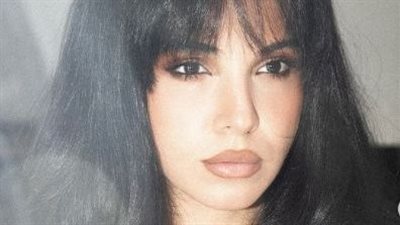 سلمى أبو ضيف تتباهي بحملها بملابس مثيرة (صور)